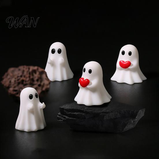 Halloween Tabletop Figurines 3Pcs Mini Ghost for Decorations, Resin Middle Finger And Miniature Ornaments Crafts Heart Tiered Trays Shelves