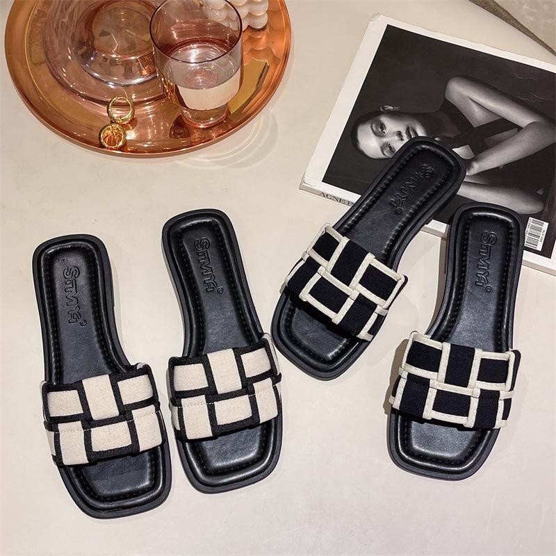 Black and white plaid slippers women's outer wear 2025 summer new Korean version one-word drag flat beach shoes sandals women's shoes