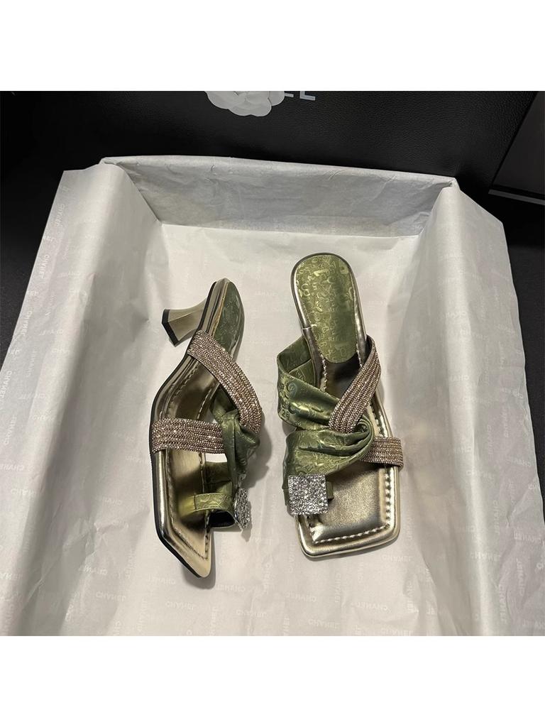 Модные квадратный носок высокий каблук закрытый носок уличные шлепанцы женские новые стразы надпись тонкий каблук крутые шлепанцы