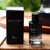 Sauvage Eau de Parfum 10 мл - Насыщенный, древесный аромат, который является утонченным, элегантным и стойким.
