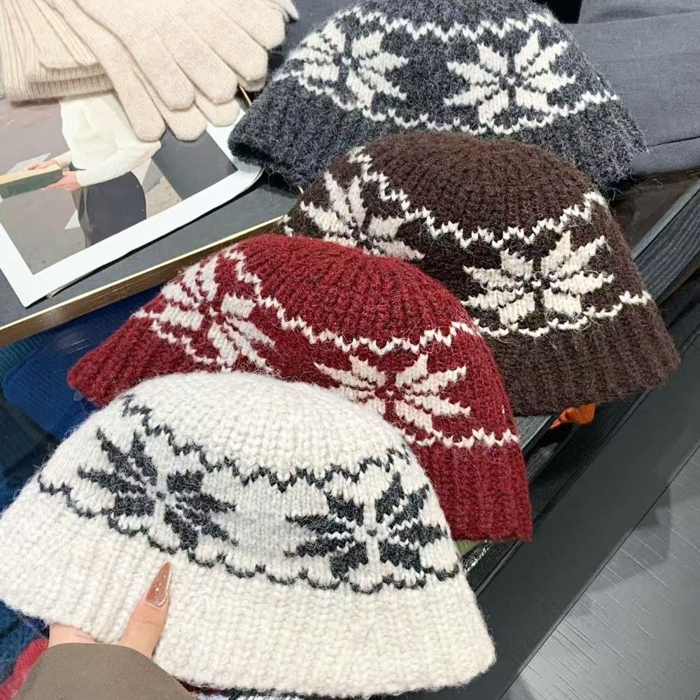 Вязаная шапка жаккардовым узором «Снежинка» с принтом в стиле Fair Isle для улицы