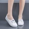 Женские белые туфли, новинка 2023 года, студенческие универсальные сезонные платья в корейском стиле, дышащие туфли для мам, туфли для медсестер, женские туфли для доски