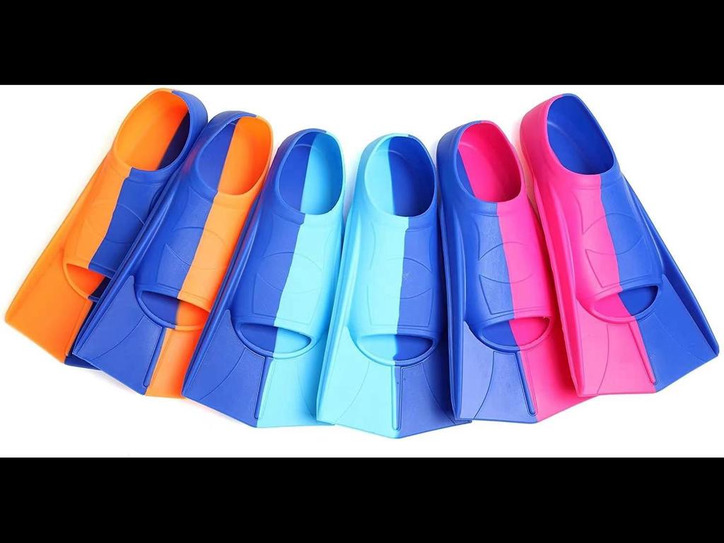 Hot-Selling Little Yellow Duck Silicone Swim Fins for Kids - Freestyle & Diving Training Equipment