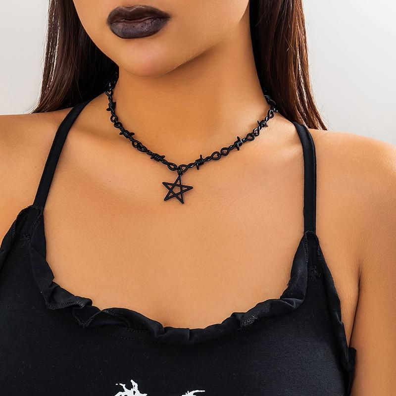 Gothic Punk Black Metal Thorn Necklace For Men And Women Hip-hop Fashion Star Pendant Dark Style Jewelry Gift