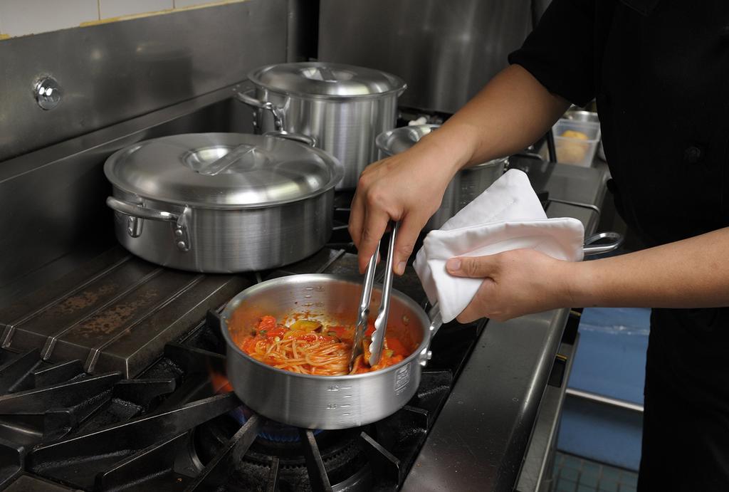 EBM Aluminum Pro Chef Shallow Saucepan (with Measuring Scale) 24cm