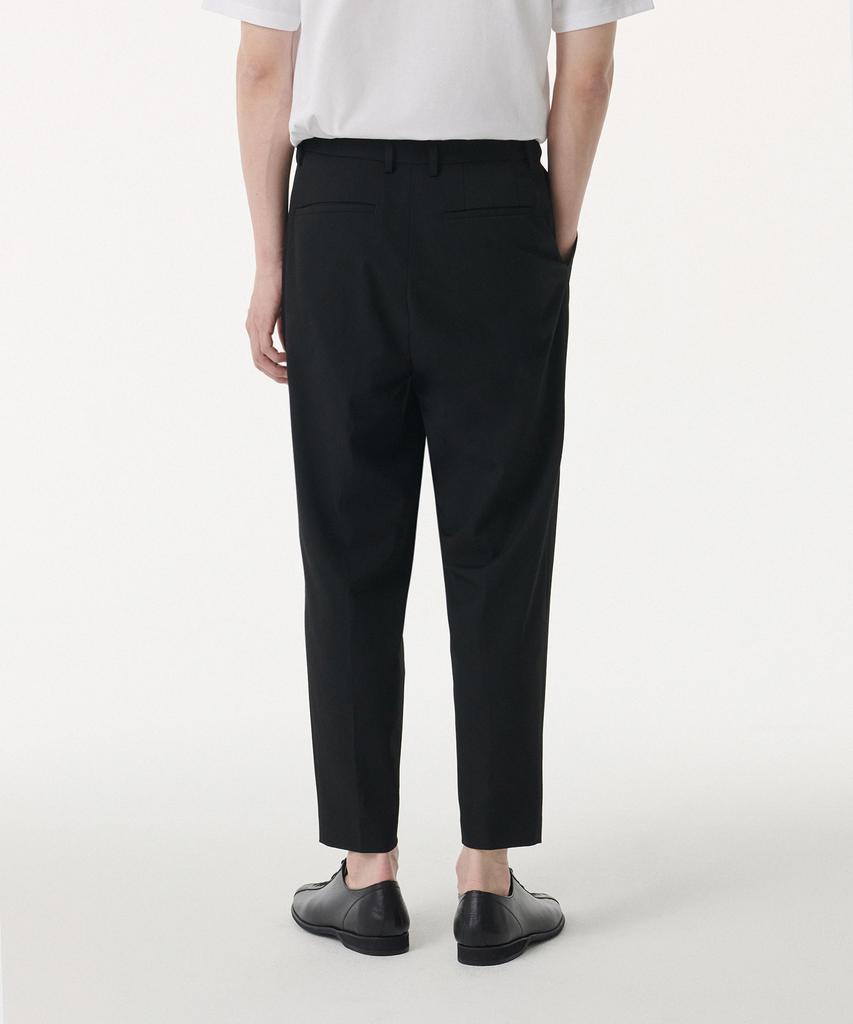 MUSINSA STANDARD Peg-Top Hidden Elastic Waist Slacks [Black]