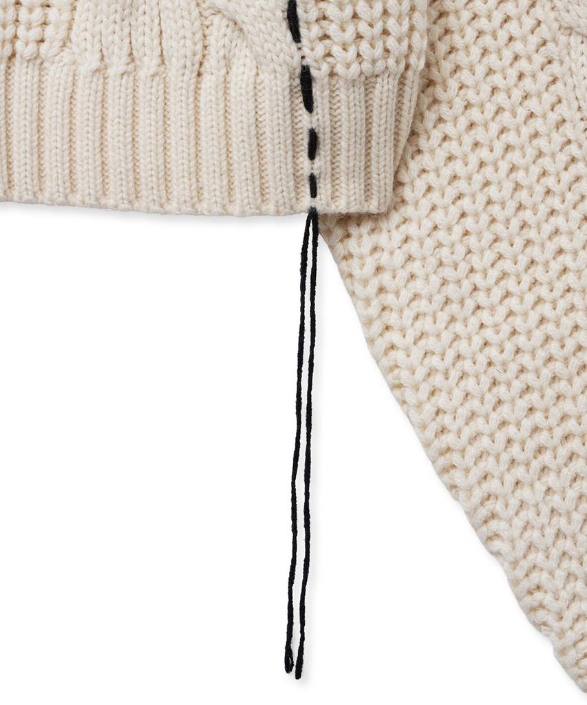 NOIRER FOR WOMAN Handmade Cable Crop Sweater (Ivory)