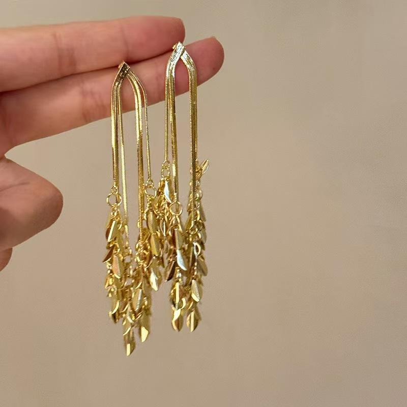 Серьги-гвоздики с длинной кисточкой и колоском, серебряная игла, модный тренд, стиль знаменитостей, серьги в стиле легкой роскоши