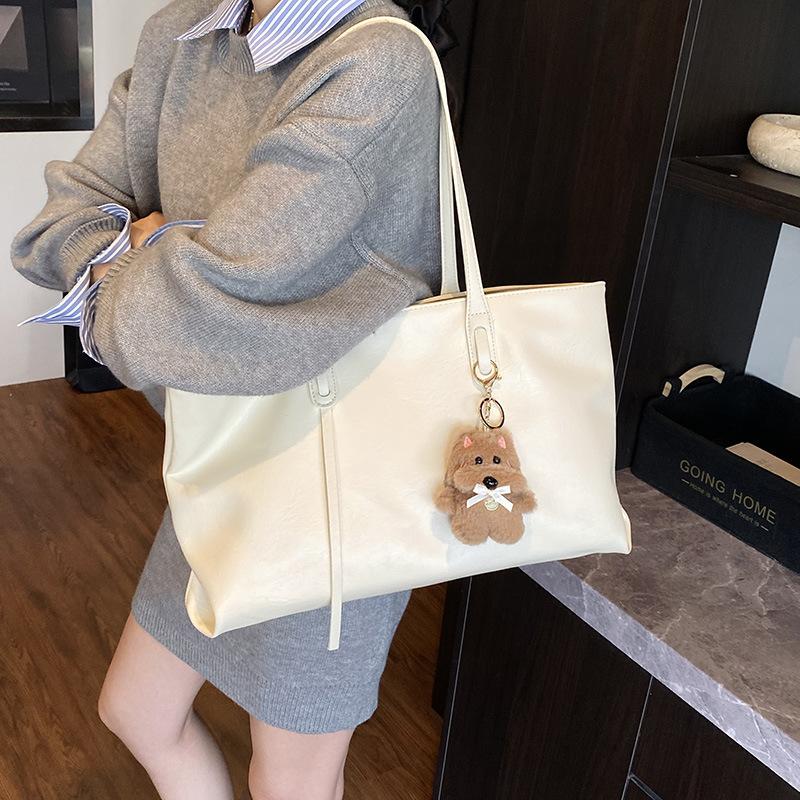 Сумка большой вместимости женская осенне-зимняя универсальная 2025 новая простая текстурная сумка через плечо ретро рабочая сумка-тоут для поездок