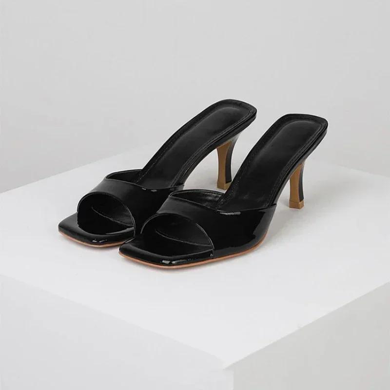 Модные летние женские сандалии 2025 Модные женские шлепанцы с квадратным носком Открытый носок Роскошные уличные шлепанцы Простые повседневные для выпускного вечера Высокие каблуки