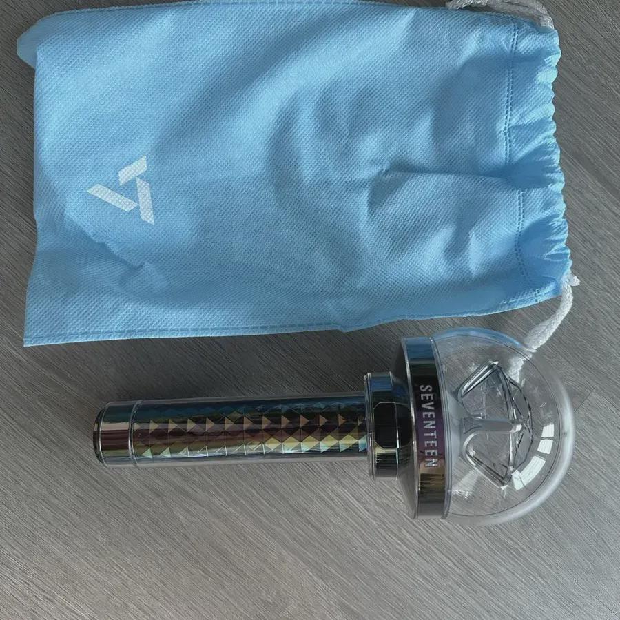 Seventeen Карат Бонг Нёрат Бонг