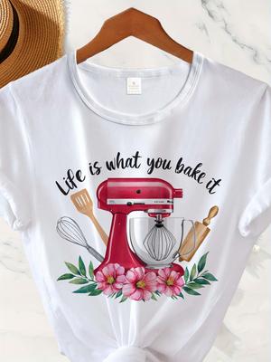 Футболка для выпечки с миксером, венчиком, скалкой, цветами