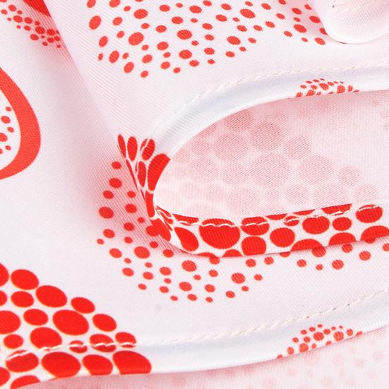 Салфетки для слюны питомца Регулируемый ремешок Изысканный узор в виде сердечек Ткань для чистки питомца Вечеринка в честь Дня святого Валентина питомца День рождения