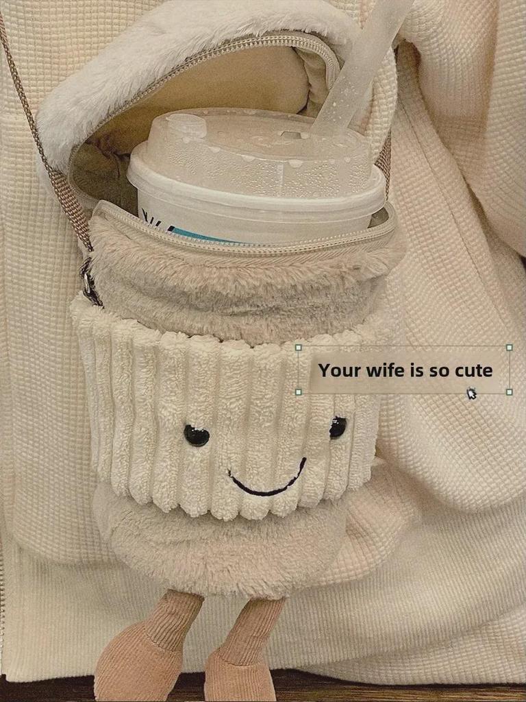 Набор из британского мультяшного кофе и сумки-мессенджера: Женская плюшевая игрушка и подарочный пакет для чашки молочного чая