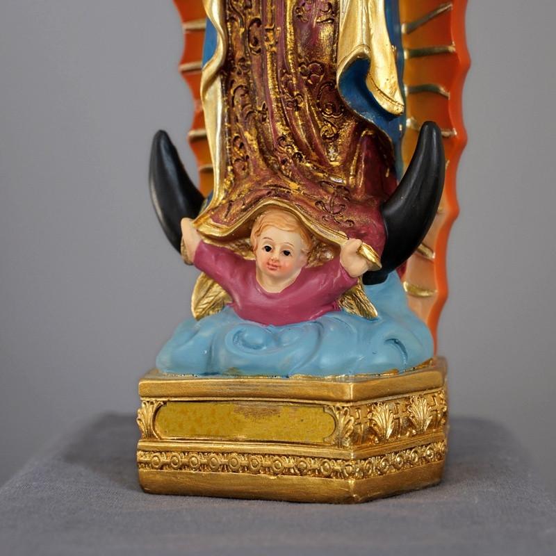 Статуэтка ручной работы и расписанная вручную Богоматерь Гваделупская Католическая скульптура из смолы Домашний офис Религиозное украшение Орнамент Поделки