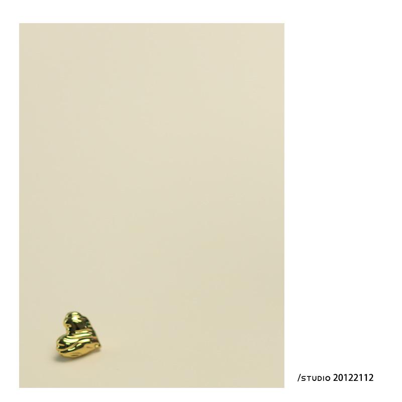 Yisen ESSTUDIO Women's Retro Heart-Shaped Metal Button Shirt Cardigan