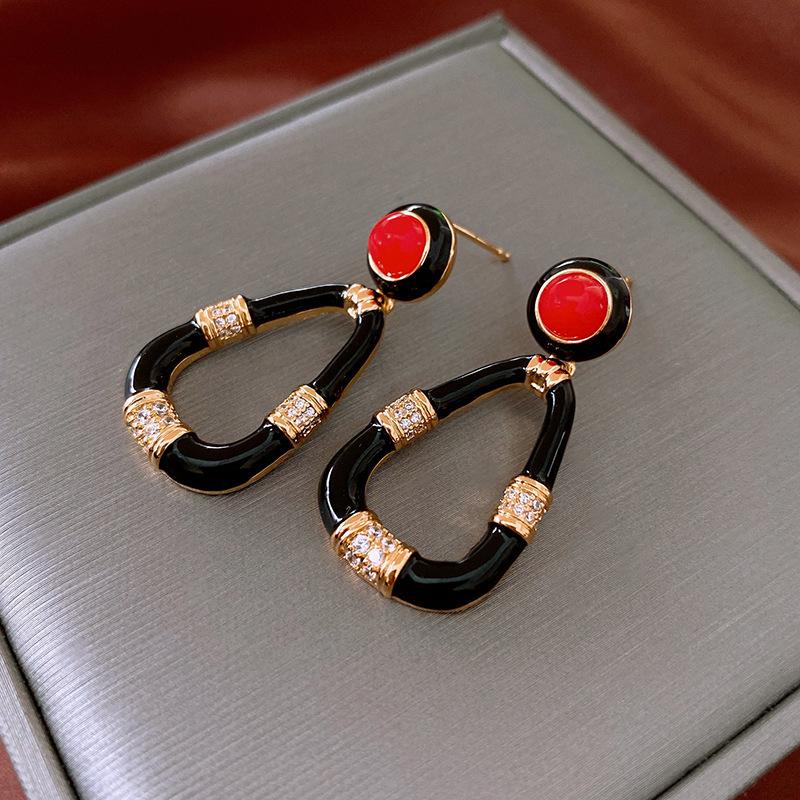 Средневековые Винтажные Серьги-Ромбы с Цветком Ретро Легкая Роскошь Высококлассные Серьги Нишевые Серьги в Придворном Стиле