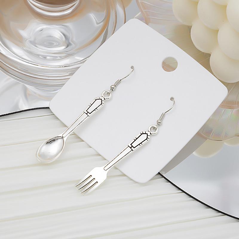 European and American ethnic style jewelry, retro tableware, fork, spoon, creative pendant, alloy material, long earrings E8911