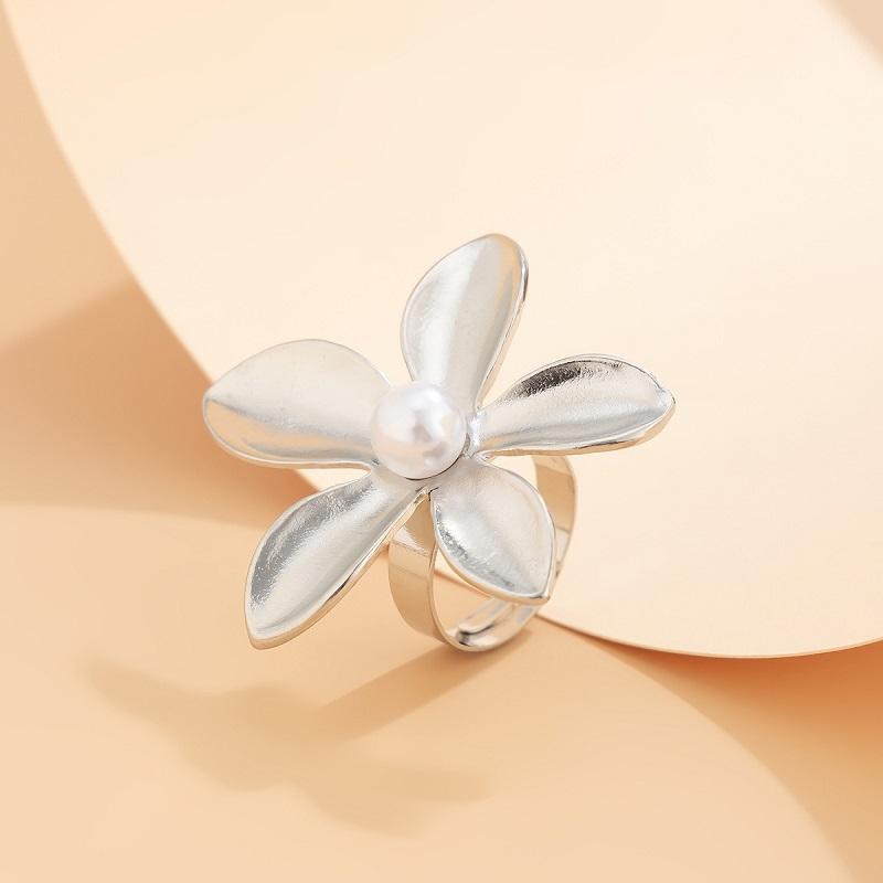 Exaggerated Metal Large Starfish Flower Rings for Women Vintage Gothic Gold Color Geometric Adjustable Finger Ring Zircon