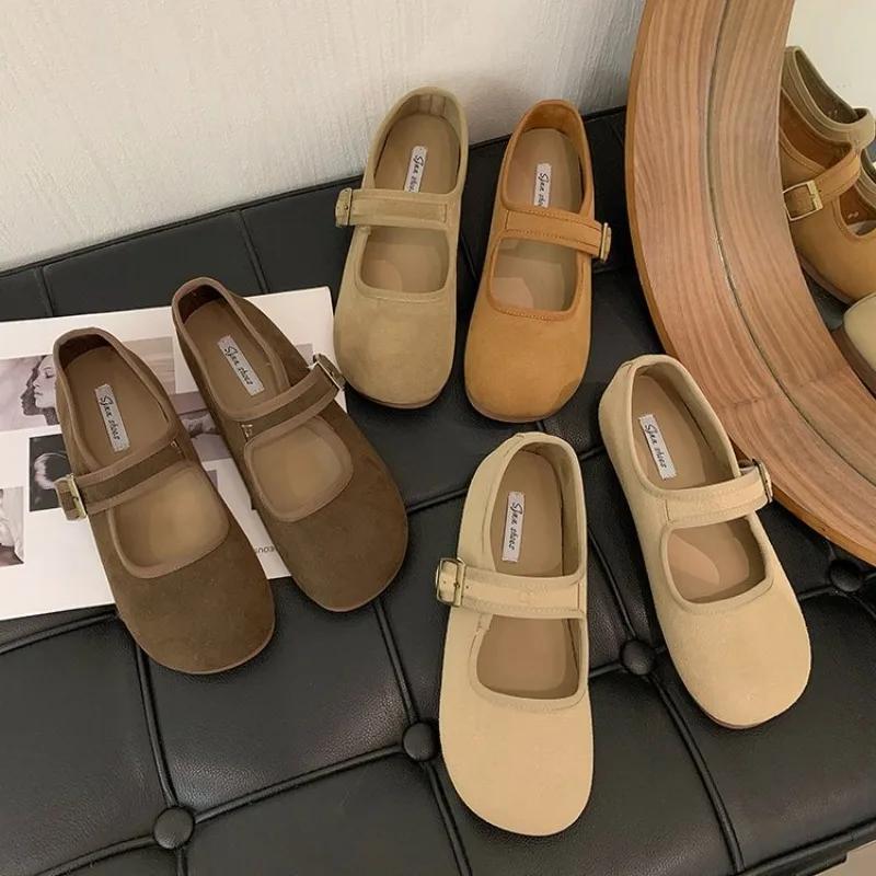 Женская обувь с круглым носком, повседневные лоферы, женские туфли на плоской подошве, мягкие, весна-осень 2024, модные однотонные мокасины с пряжкой
