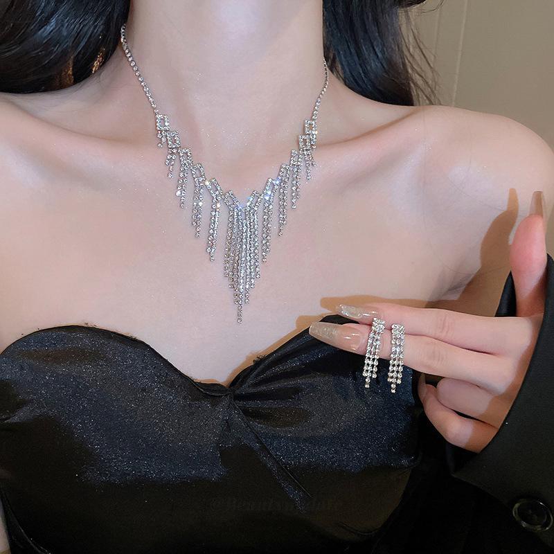 European & American Luxury Zircon Jewelry Set: Retro Clavicle Chain Necklace, Versatile Fashion Accessory