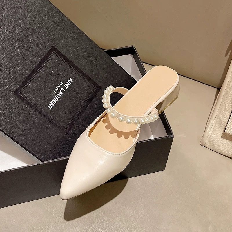 Pearl Word with Flat Bottom Cool Slippers Women's 2025 Summer New Korean Version Fashion Bag Head Thick Heel Pointed Low Heel Shoes