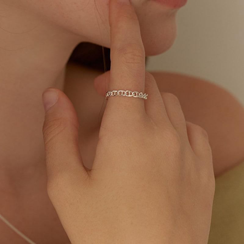 Кольцо-цепочка с точкой на кривой Льюиса