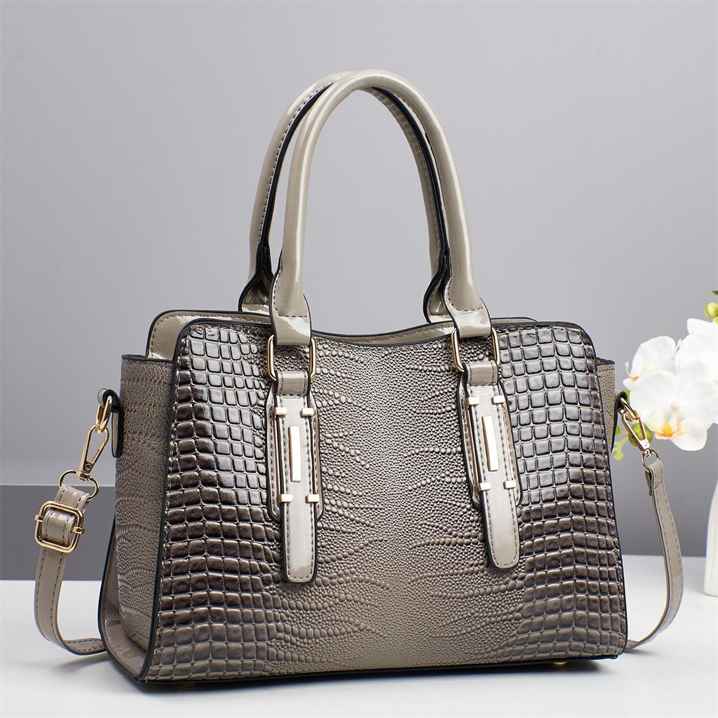 New Fashion Splicing Large Capacity Shoulder Bag Crocodile Pattern Embossed Trend All Matching Handbag Light Luxury Women's Bag