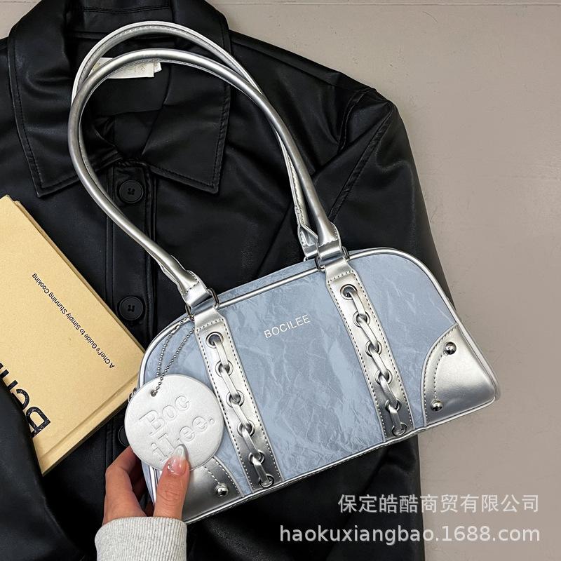 Premium bag women 2025 new fashion explosion pillow bag large capacity commuting versatile hand carry shoulder bag