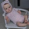 Имитация Reborn Baby 45 см Reborn Baby Girl Мягкая силиконовая виниловая Reborn Baby Реалистичная реалистичная кукла-младенец, кукла в розовом вязаном платье