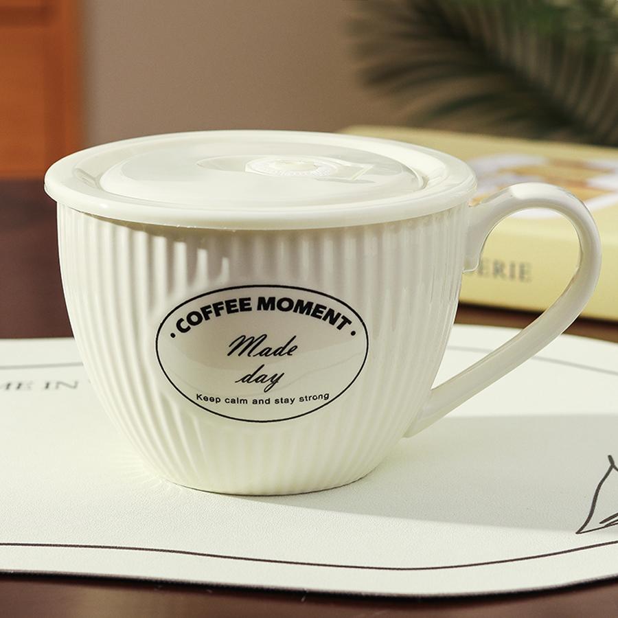 Керамическая чаша/кружка большой вместимости 700 мл с крышкой и ложкой, с винтажной текстурой; подходит для супа, кофе или лапши быстрого приготовления.