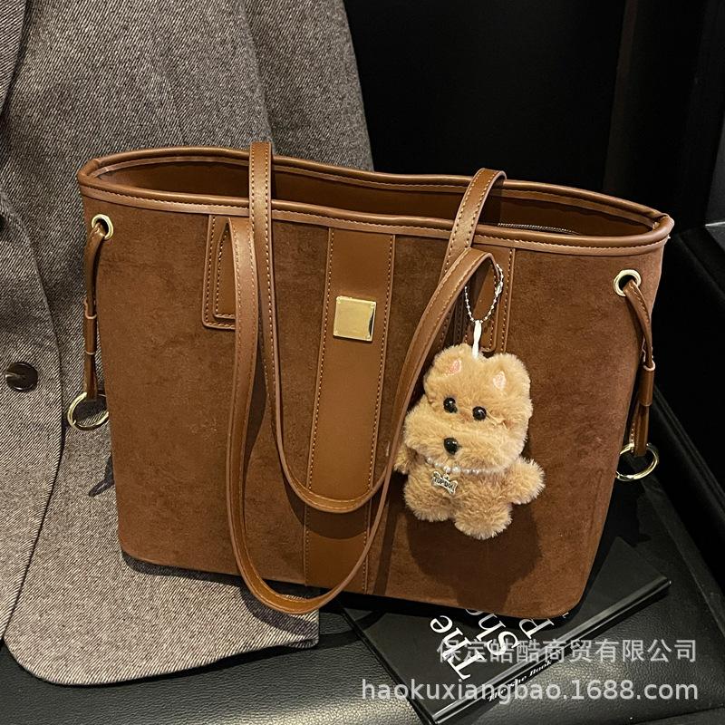 Ретро сумка большой вместимости для通勤, женская 2025 новая, повседневная простая наплечная сумка, осенне-зимняя портативная сумка-тоут