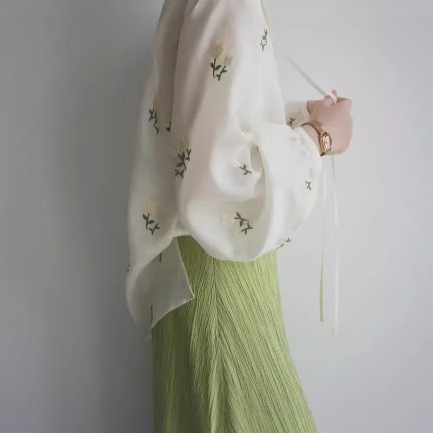 Винтажная рубашка JOJOZ из тенселя с абрикосовой цветочной вышивкой и рукавами-фонариками на завязках с зелеными листьями - Идеально для весны/лета.