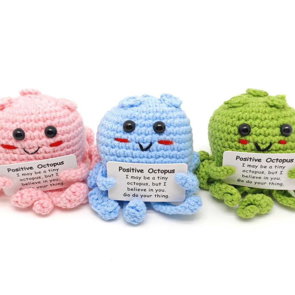 Забавные позитивные подарки, маленькие вязаные крючком животные, милые вещи, вдохновляющие подарки, эмоциональная мотивация, декор для поддержки