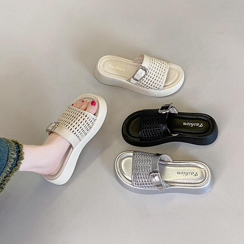 Корейская версия крутых шлепанцев на толстой подошве для женщин, для ношения летом 2025 года, новые феи с юбкой, плетеные шлепанцы с вырезами на одном слове