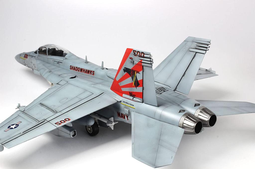Серия самолетов ВМС США Самолет радиоэлектронной борьбы Growler Shadow Hawks Пластиковая модель Platz/Italeri 1/48 EA-18G VAQ-141 TPA-4