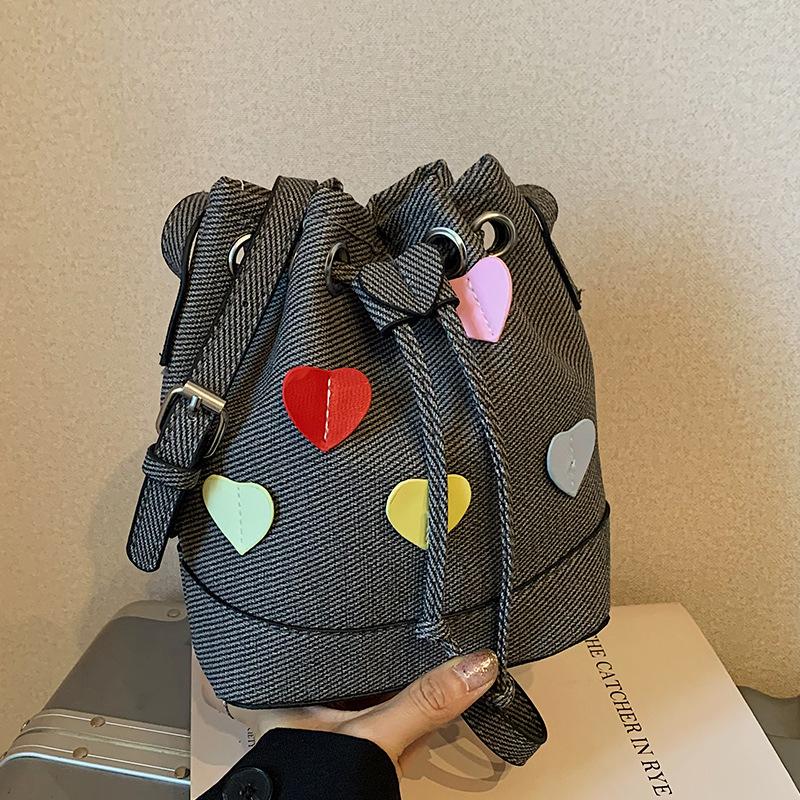 Популярные маленькие сумки для женщин, новый стиль, модная универсальная сумка через плечо для девочек, текстура, сумка-ведро через плечо