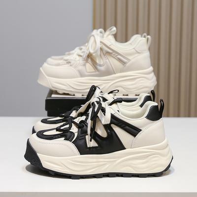 2025 весна популярный тренд цвета панды повседневная обувь увеличивает рост и стройнит обувь для взрослых женщин жареная улица универсальный производитель-источник