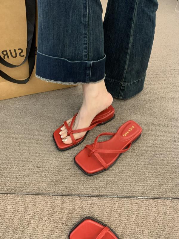 Fashion Shoes Women Rubber Flip Flops Slippers For Swimming Pool Slides Pantofle Platform Soft Hawaiian Beach 2025 Scandals Rubber Flip