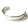 Манжета-браслет Odette New York Curve (Белая латунь)
