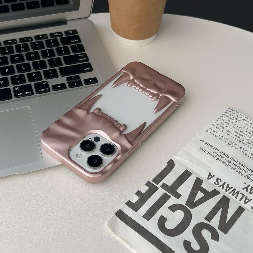 Подходит для IPhone16promax, Матовый чехол для телефона с вырезами и плиссировкой 'Тигриный зуб', Защитный чехол для Apple 15