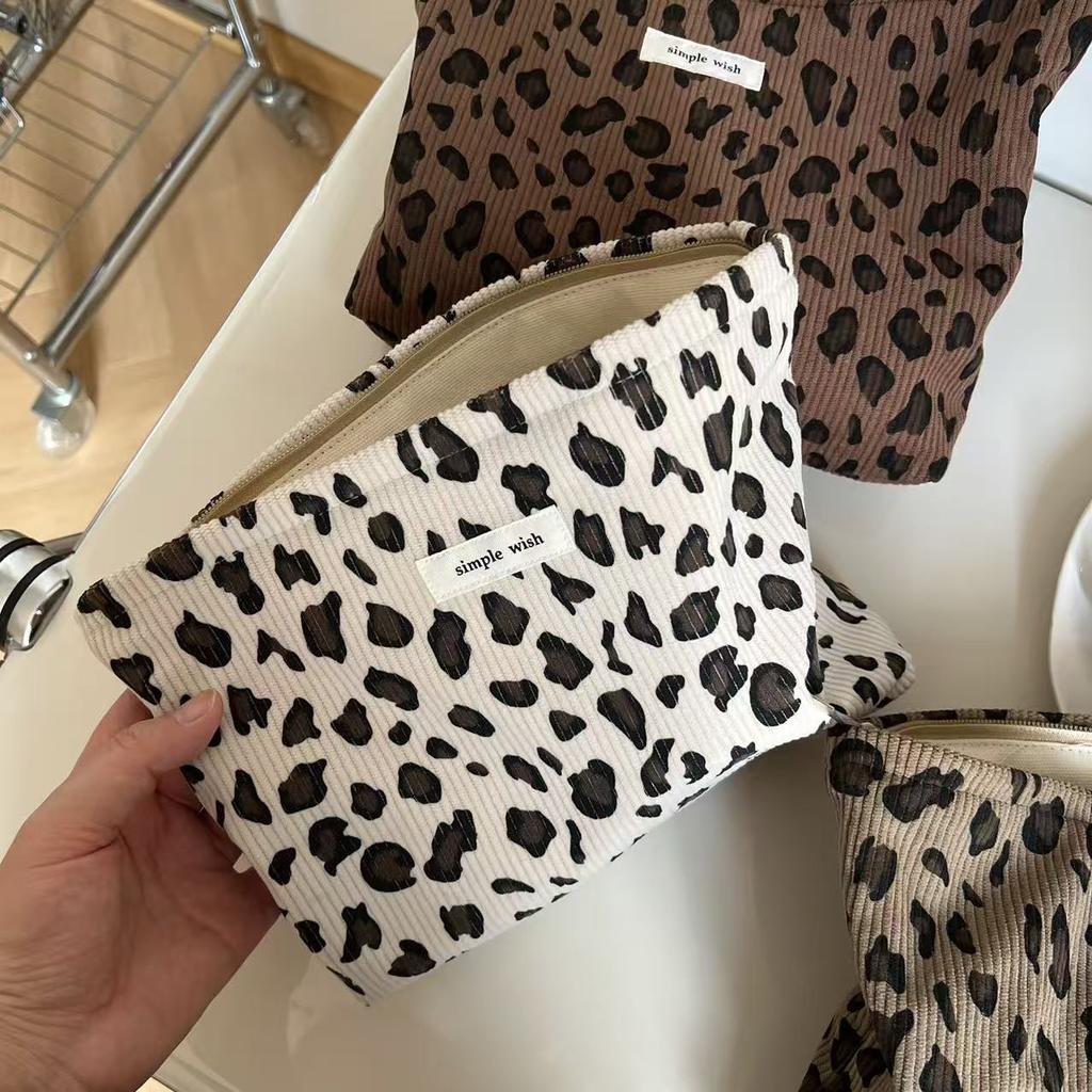 Corduroy Retro Leopard Pattern Makeup Bag Lipstick Cosmetic Organizer Zipper Bag Travel Washing and Storage Bag for Women