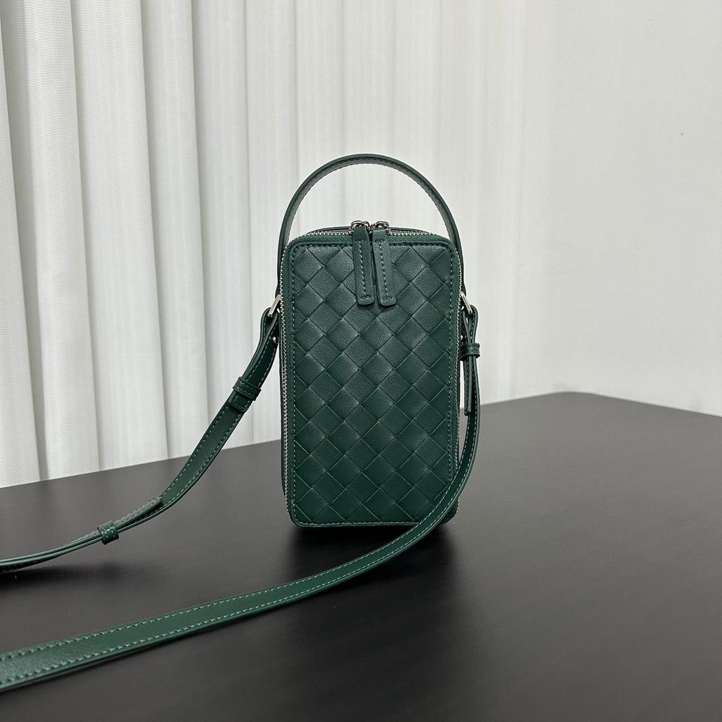 Leather woven mobile phone bag for women, summer new lightweight and simple mini square bag niche shoulder messenger bag