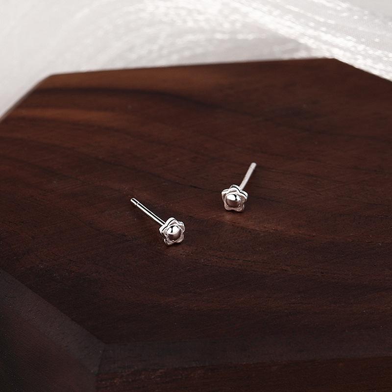 Мини-серьги в виде цветка для женщин, изысканные, легкие, роскошные, милые, студенческие, пирсинг ушей, новые украшения для ушей