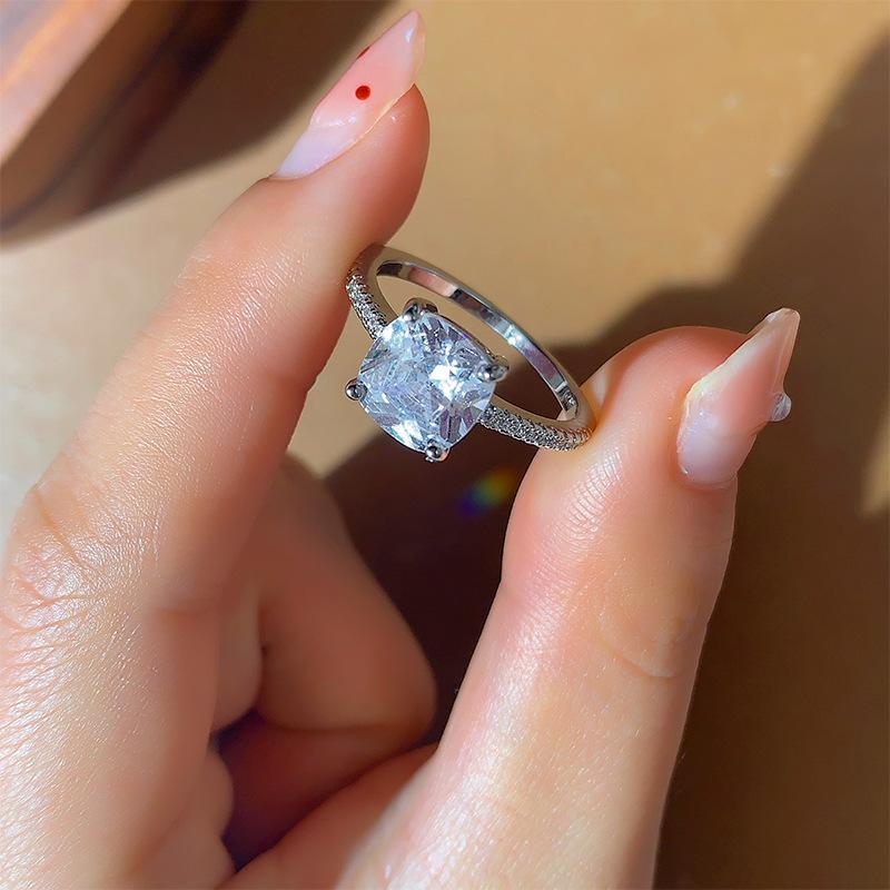 Серебряное Новое Модное Квадратное Кольцо с Белым Цирконом из Белого Золота для Женщин для Предложения и Помолвки Подарок Невесте на День Святого Валентина