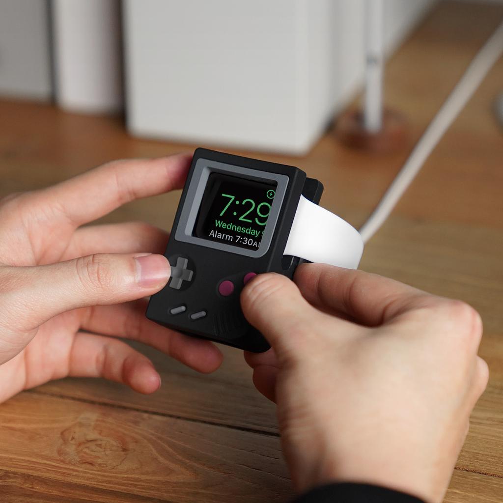 Силиконовый держатель для зарядного устройства iWatch Стенд для Apple Watch 8 7 6 5 4 3 SE 45MM Зарядная док-станция Настольный дизайн ретро игровой консоли