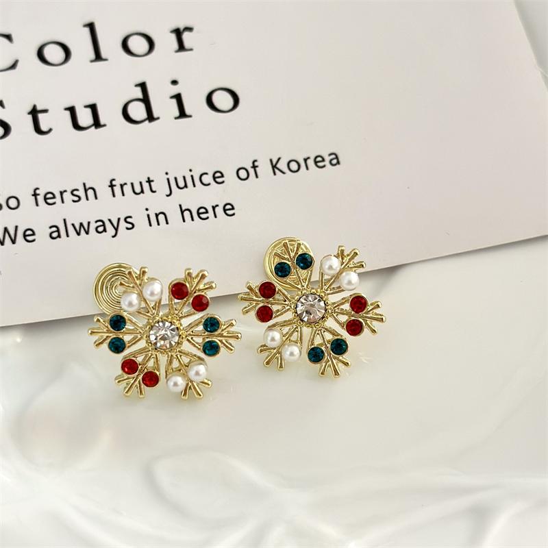 Зимние серьги-пусеты в виде снежинок для женщин, красочные акриловые кристаллы, корейская мода, маленькие серьги, рождественская вечеринка, ювелирные изделия