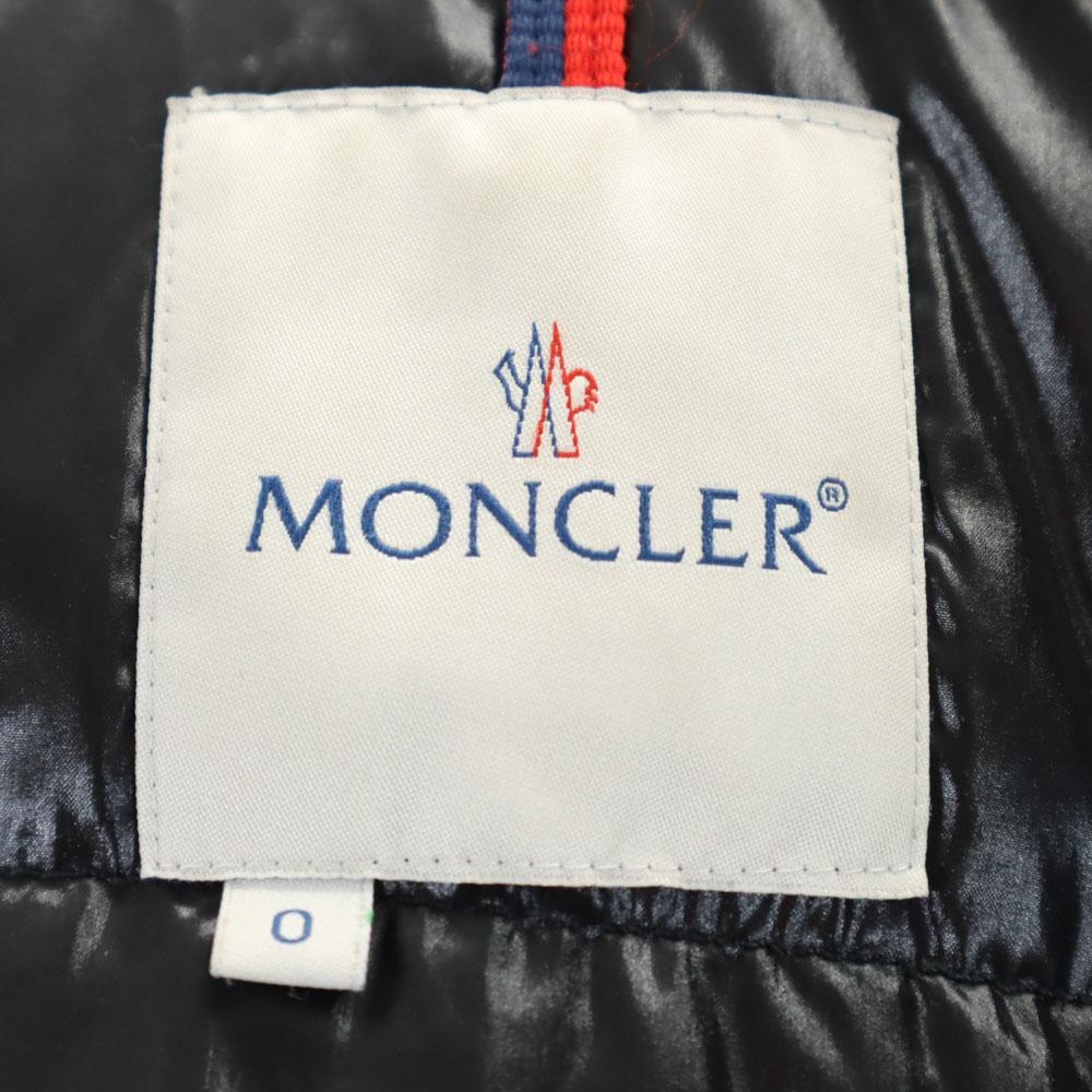 Moncler Пуховик с длинным рукавом Серия Black Женский Б/у