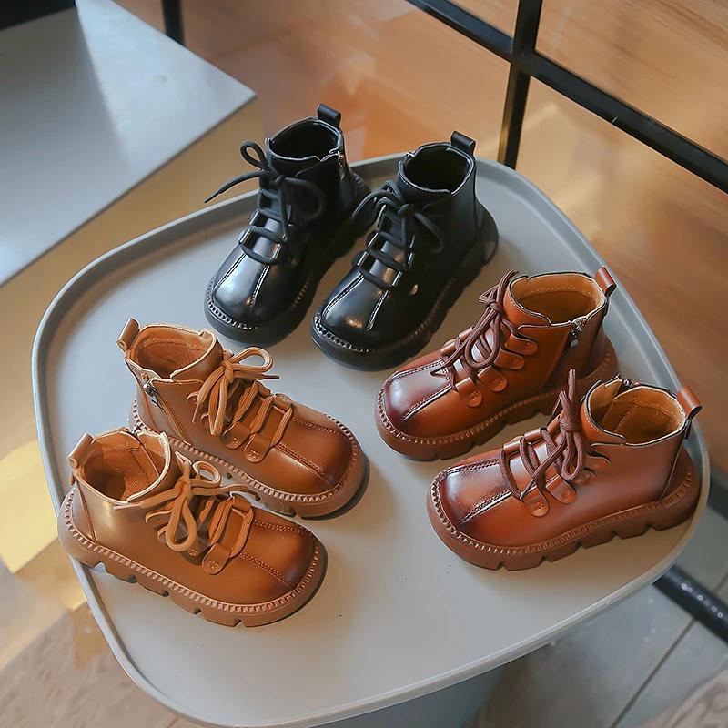 2024 Детские короткие ботинки для девочек Осень Зима Новая мода Британский стиль Мягкая подошва Противоскользящие Универсальные кожаные туфли