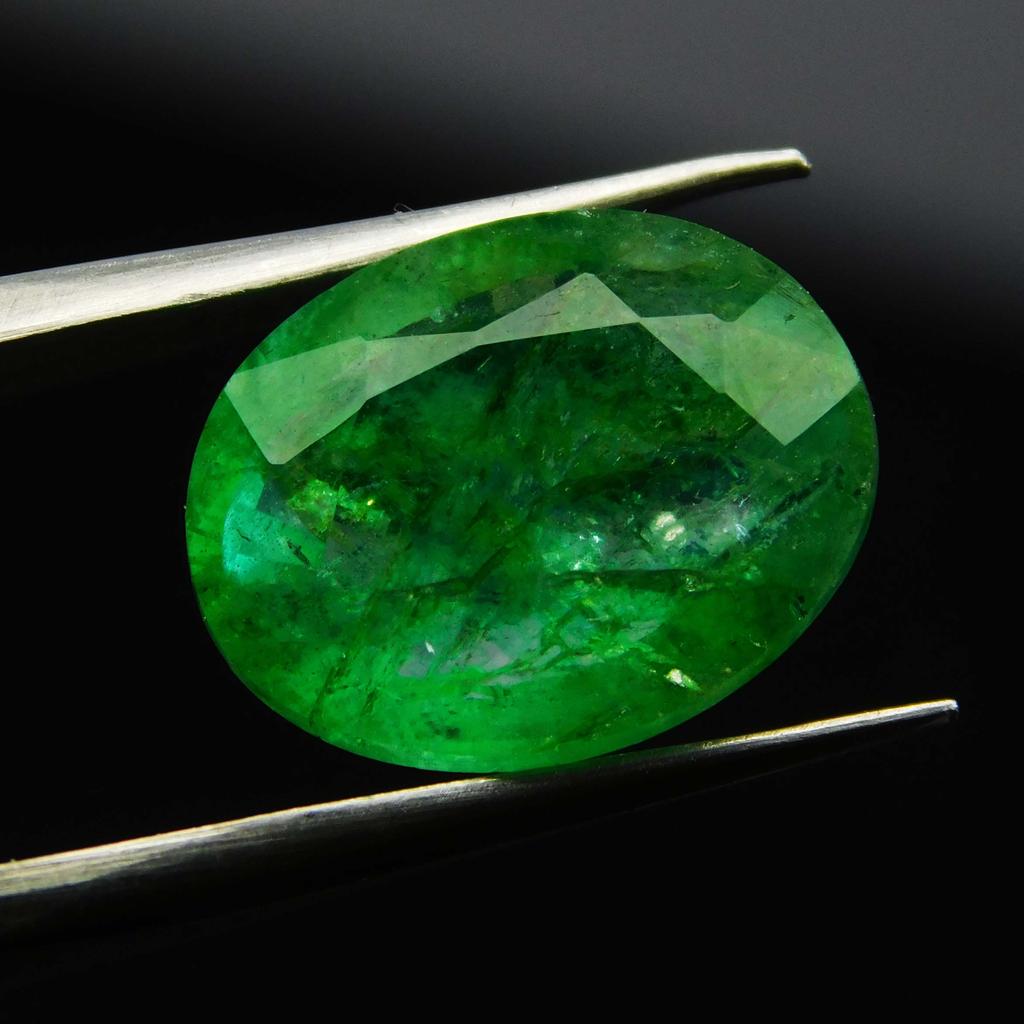Natural Green Emerald Loose Gemstone 6 ct Colombian Oval Cut for Jewelry Making and Gem Collections